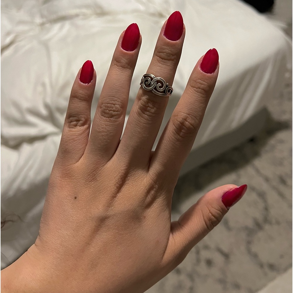 James Avery Retired Swirl Ring Size 5
